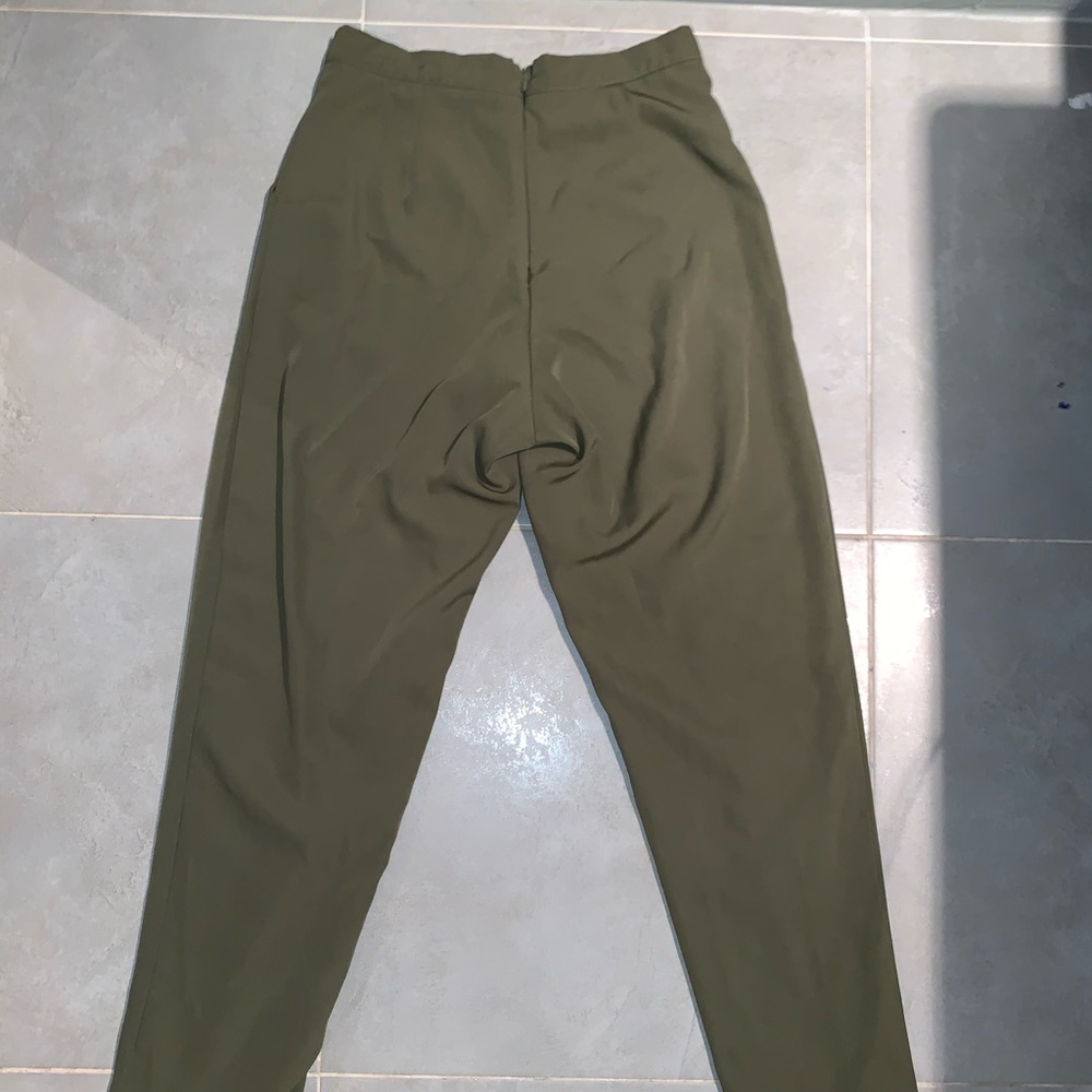 Set - Picture 3 of 5